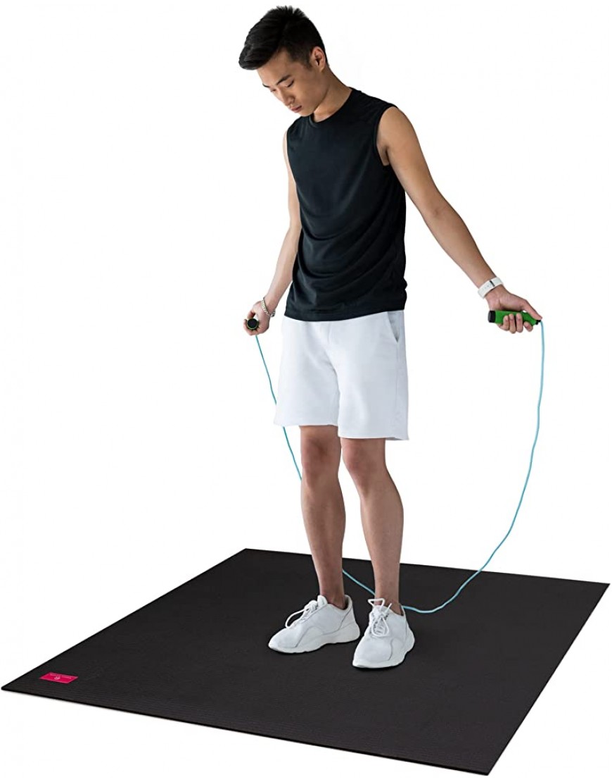 SHANTI NATION Cardio Mat 95 kompakte Fitnessmatte 95 x 95 cm inkl Tragegurt ideal zum Seilspringen und für Workouts auf kleinem Raum Abriebfest desinfizierbar mit Schuhen benutzbar - BQRTX6W9